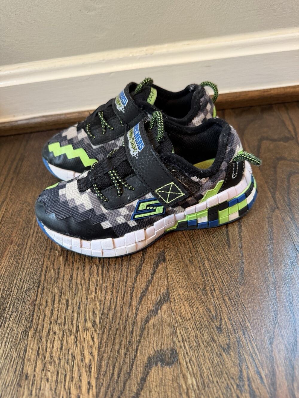 Sketchers Minecraft Sneakers Size 12c Black Green